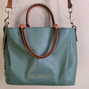 Dooney&Bourke City Barlow Crossbody Bag 💚💚💚